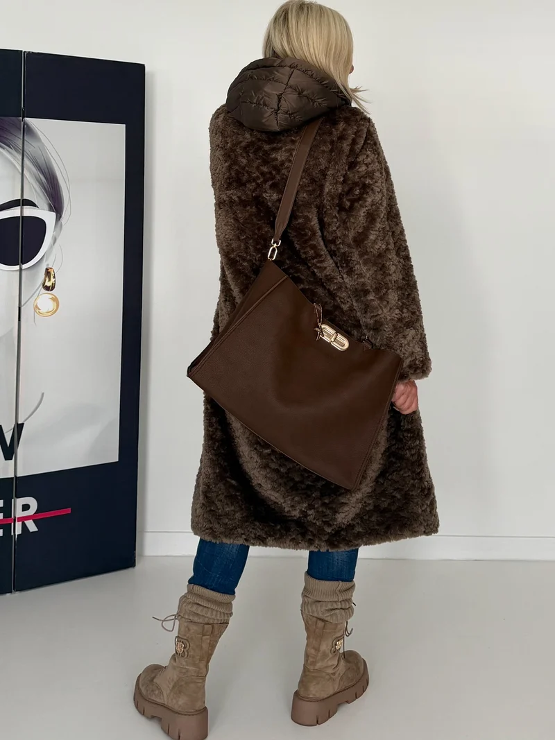Tasche in Lederoptik mit Twist Lock Verschluss - schoko