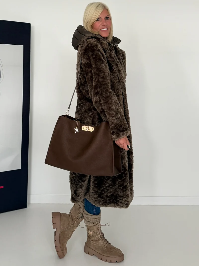 Tasche in Lederoptik mit Twist Lock Verschluss - schoko