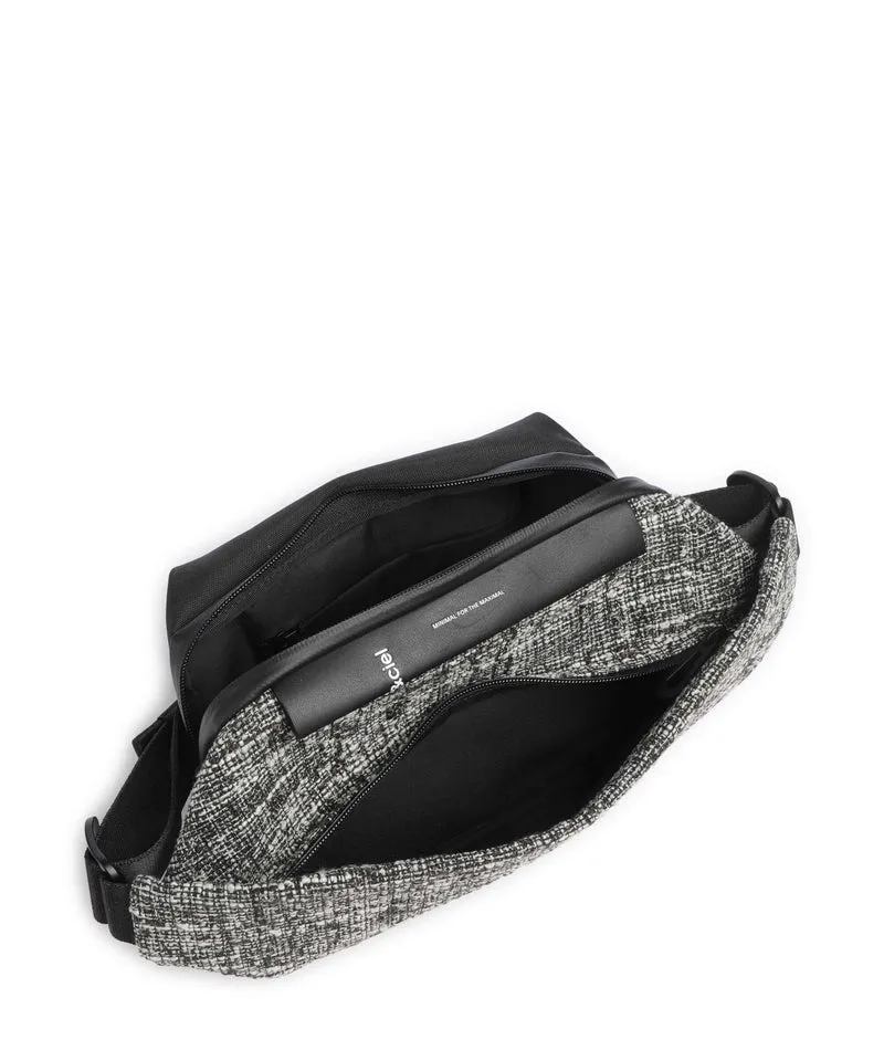 Côte&Ciel Isarau S Slingbag black/cream