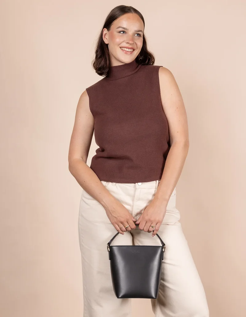 Handtasche vegan Bobbi Midi Apfelleder Schwarz