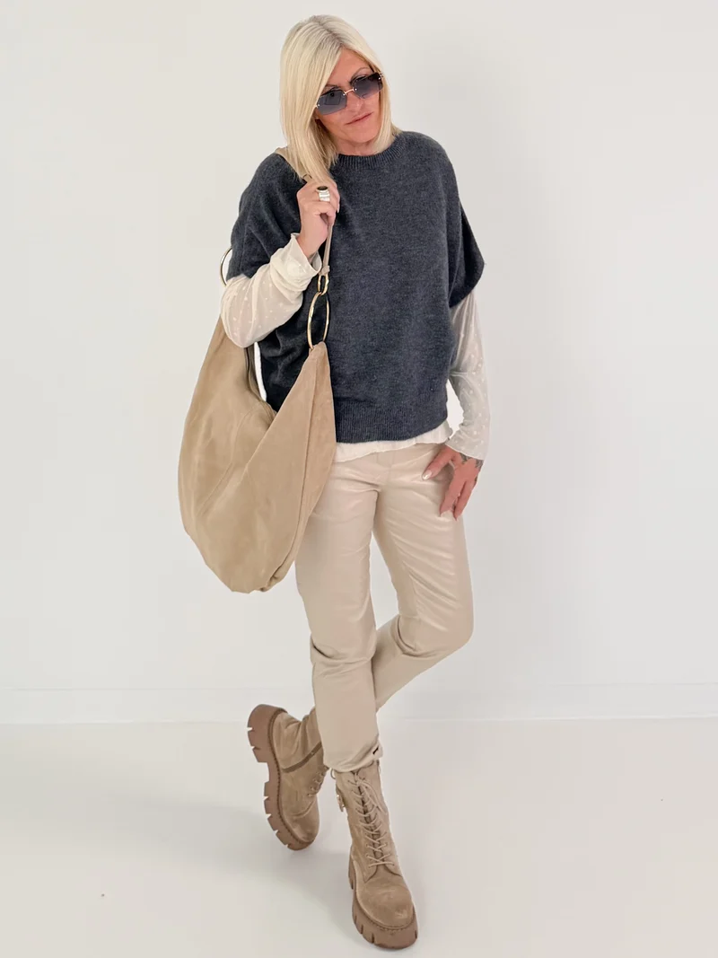 Echtledertasche mit aufwendigen Details - beige