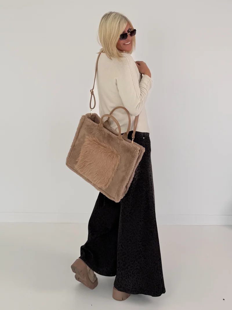 Stylische Felltasche - beige