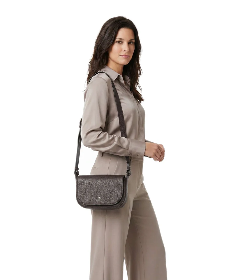 Aigner Pura S Umhängetasche soil brown