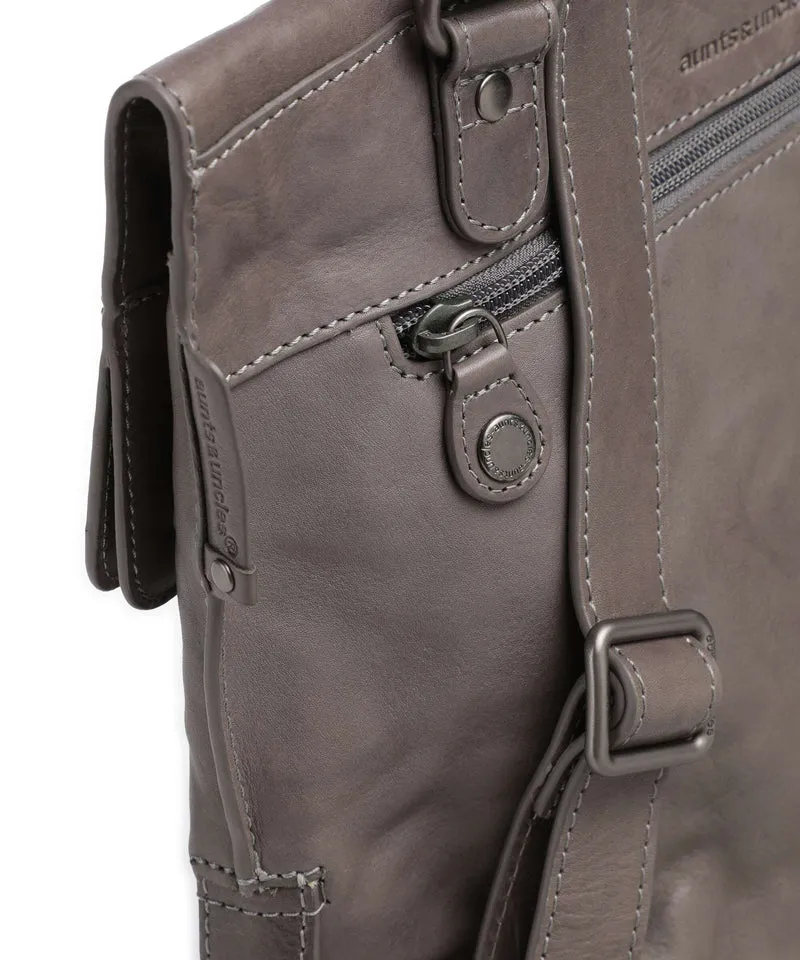 Aunts & Uncles Grandma's Luxury Club Mrs. Mince Pie Rucksack-Tasche oyster grey