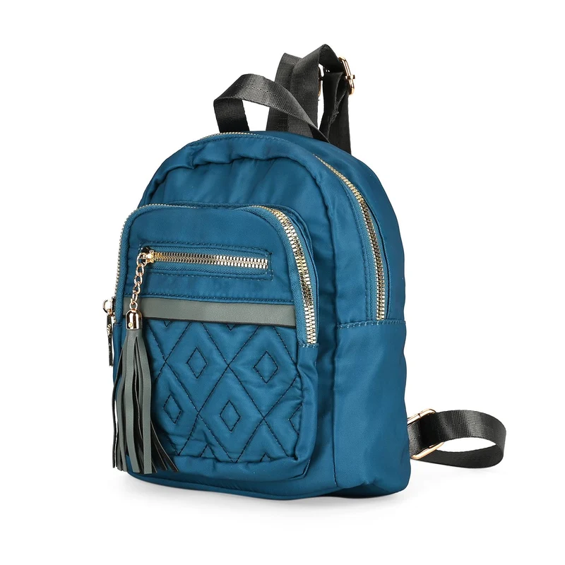 Moderner Rucksack in Steppoptik - Leicht, mit 3 Reißverschlusstaschen und gepolsterten Schulterriemen, 18 x 9 x 24 cm, Khaki