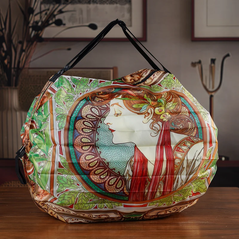 Faltbare Einkaufstasche mit Reißverschlussfach 50 x 70 cm Beige Mädchenmotiv