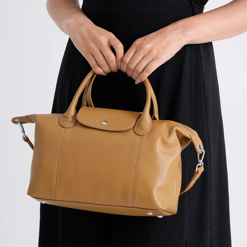 Echtleder Crossbody-Tasche, kompaktes Design, 2 Reißverschlussfächer außen, 2 Innenfächer mit Reißverschluss, 1 Steckfach, 28x14x20 cm, Burgunder