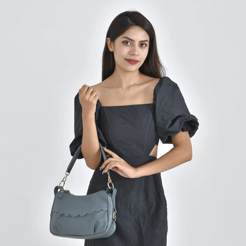Crossbody Bag aus echtem Leder, gewelltes Design, Größe 29x9x20cm, grau