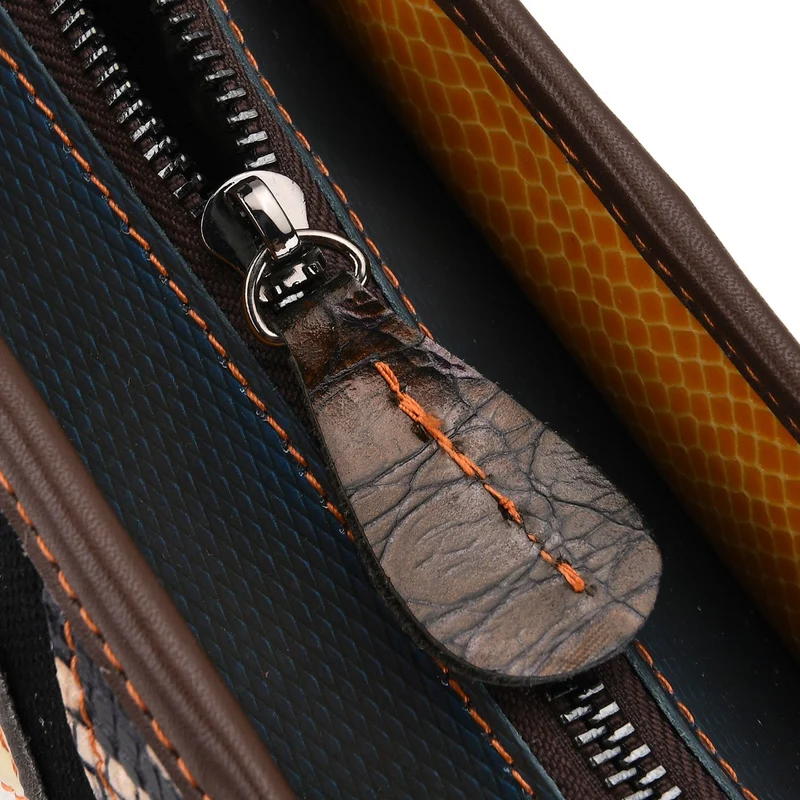 Chaos by Elsie Echtleder Crossbody Tasche mit RFID Schutz, Multicolor Prägedesign, 1 Außenfach und 2 Innenfächer, 36 x 15 x 25 cm