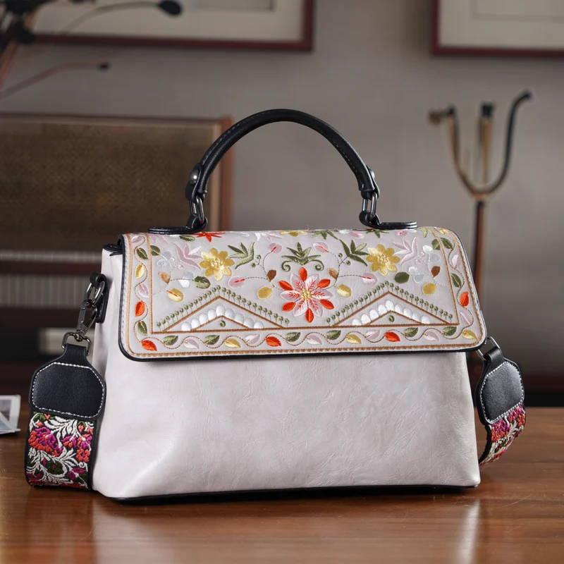 Florale Kunstprint Crossbody-Tasche mit gemustertem Schulterriemen, 29 x 11 x 21 cm, Elfenbein
