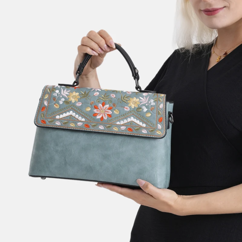 Florale Kunstprint Crossbody-Tasche mit gemustertem Schulterriemen, 29 x 11 x 21 cm, Elfenbein