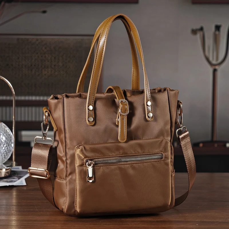 Urban Nylon Crossbody Tasche, 3 Außenfächer und 2 Innenfächer, 22 x 23 x 9 cm, Braun