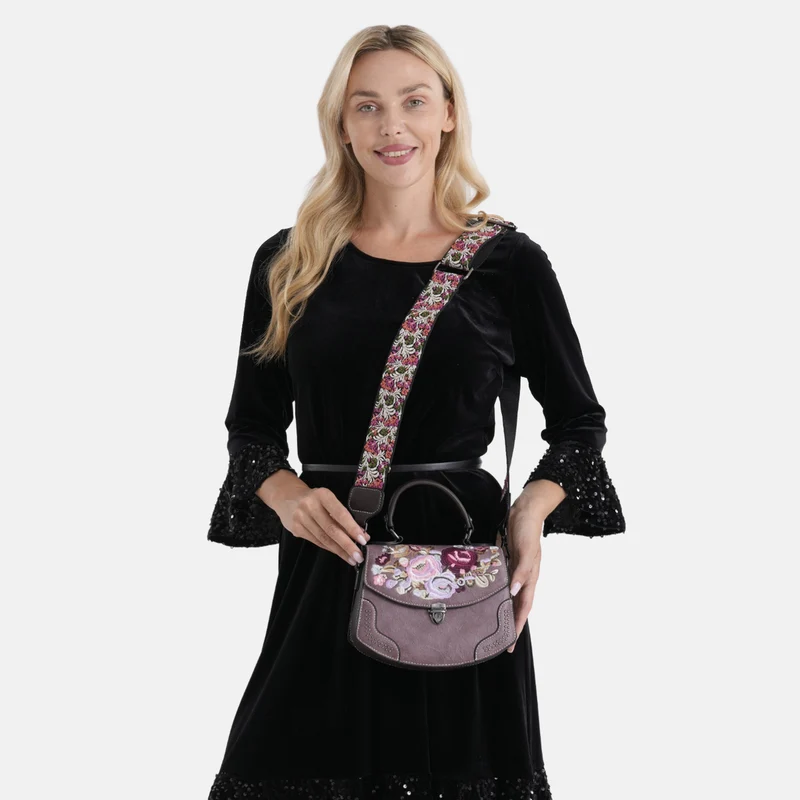 Kompakte Crossbody-Tasche mit floraler Stickerei, 23 x 9 x 17 cm, Lila