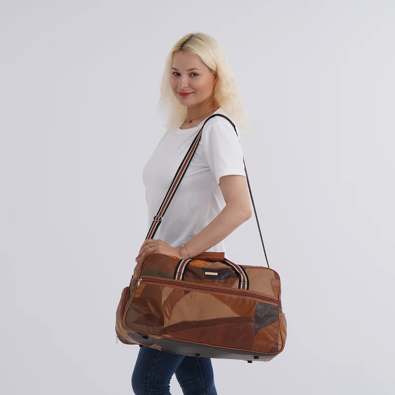 Patchwork-Reisetasche aus weichem Schafleder, mit Tragegriffen und abnehmbarem Schulterriemen, 46x25x27 cm, Schwarz