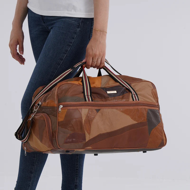 Patchwork-Reisetasche aus weichem Schafleder, mit Tragegriffen und abnehmbarem Schulterriemen, 46x25x27 cm, Schwarz