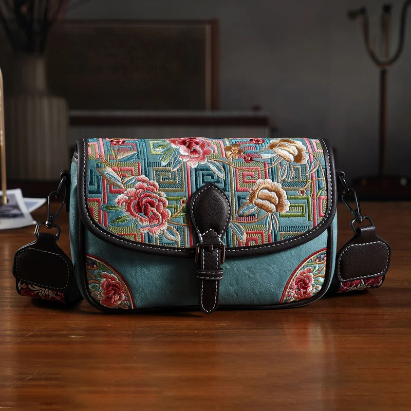 Bestickte Kunstleder Crossbody Tasche, Blumen Design, 22 x 8 x 16 cm, Schwarz