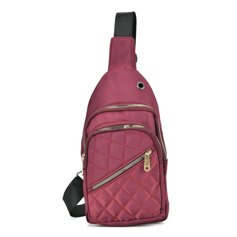 Stepp-Slingtasche mit RFID-Schutz und Kopfhöreröffnung, Größe: 17x7,5x30cm, Schwarz