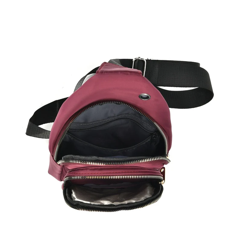 Stepp-Slingtasche mit RFID-Schutz und Kopfhöreröffnung, Größe: 17x7,5x30cm, Schwarz