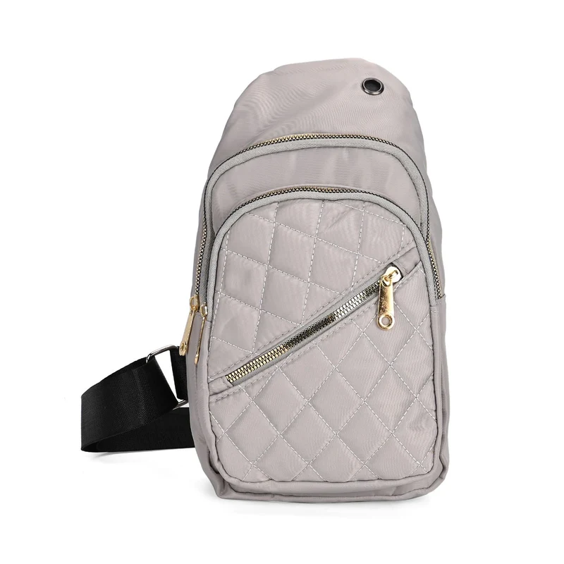 Stepp-Slingtasche mit RFID-Schutz und Kopfhöreröffnung, Größe: 17x7,5x30cm, Schwarz