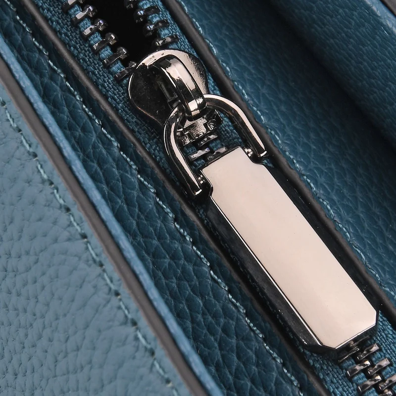 Crossbody-Tasche aus Echtleder mit Zierschnallen, 32x13x21 cm, Braun