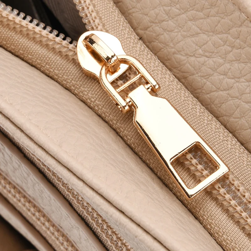 Elegante Umhängetasche aus feinem Lederimitat mit Mehrfachfächern, 24x27 cm, Cognacbraun
