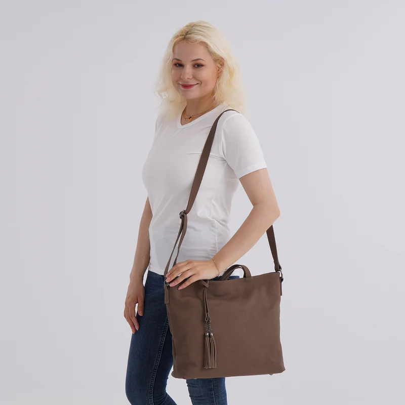 Echtleder-Tote-Bag mit Reißverschlussfach hinten, Doppeltragegriff und Schulterriemen, 35x10x33 cm, Braun