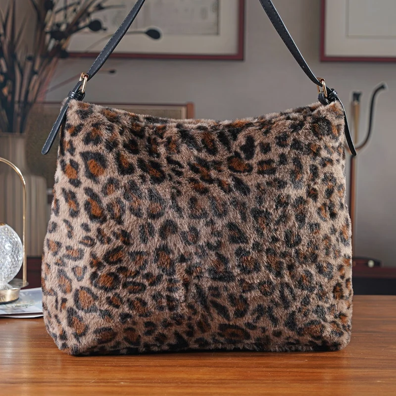 Leopardenmuster-Fellimitat-Tasche, 46x11x35 cm, Schwarz-Braun