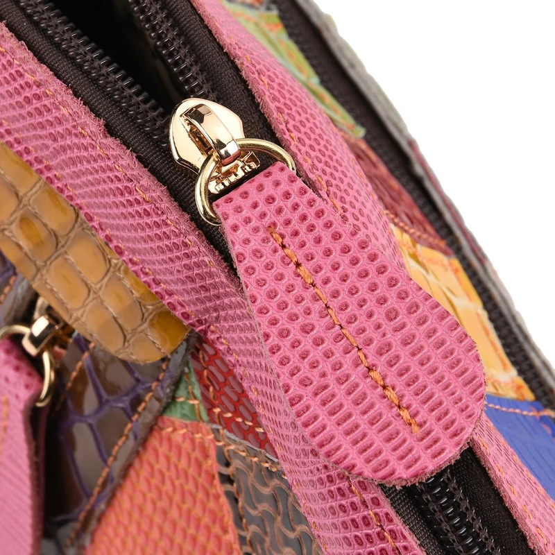 CHAOS BY ELSIE Leder Crossbody Tasche mit RFID Schutz und Reißverschlussfächern 19 x 11 x 20 cm Multicolor Rautenmuster