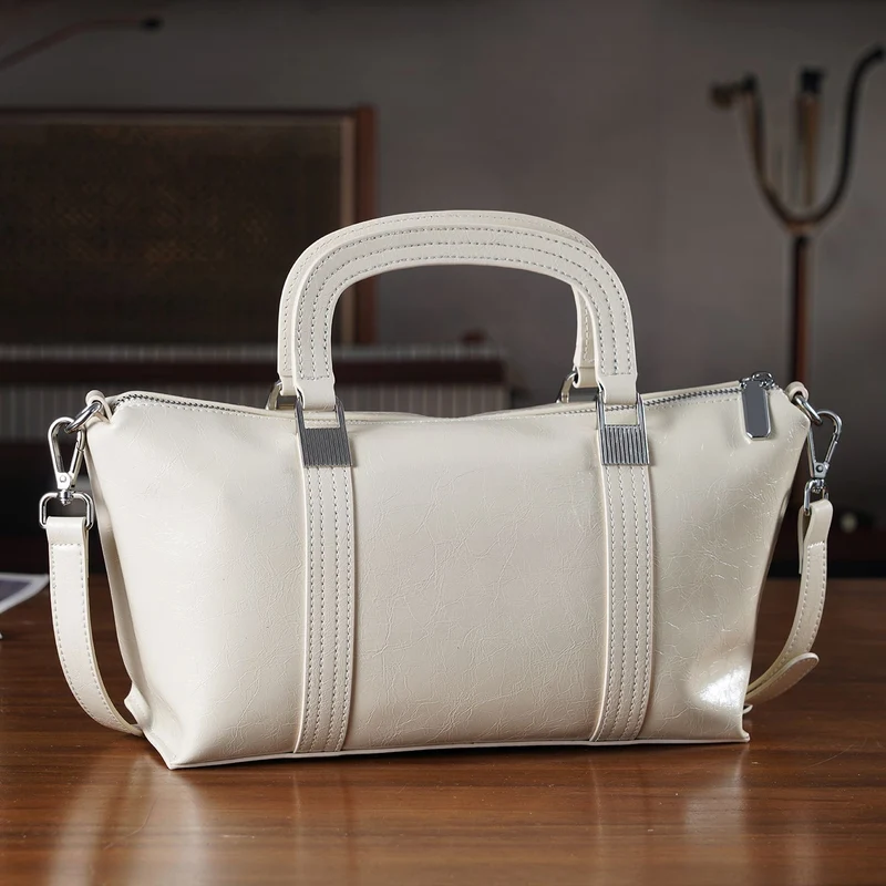 Eleganter Leder Crossbody Tasche im Clean Chic Look 27 x 17 x 10 cm Rosé