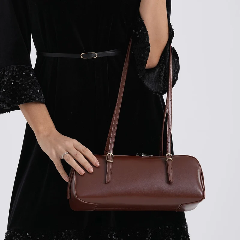 Leder Schultertasche mit Reißverschlussfach und Innenfächern 33 x 12 x 13 cm Bordeaux