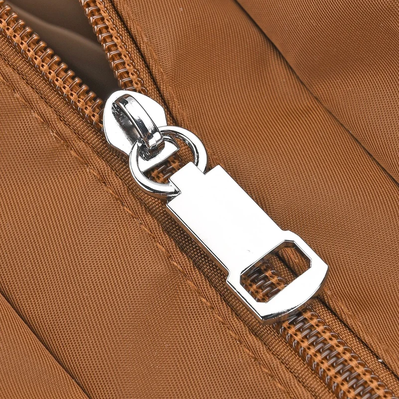Elegante Signature Handtasche, edles Nylon Design mit 3 Reißverschluss Taschen und 2 offenen Außentaschen, ca. 30 x 30 x 10 cm, Gold
