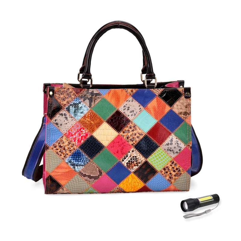 Chaos by Elsie - Umhängetasche aus 100% Echtleder mit Mini-Taschenlampe, Rautenmuster, RFID-Schutz, 34x15x27 cm (Tasche), 9,5x4 cm (Taschenlampe)