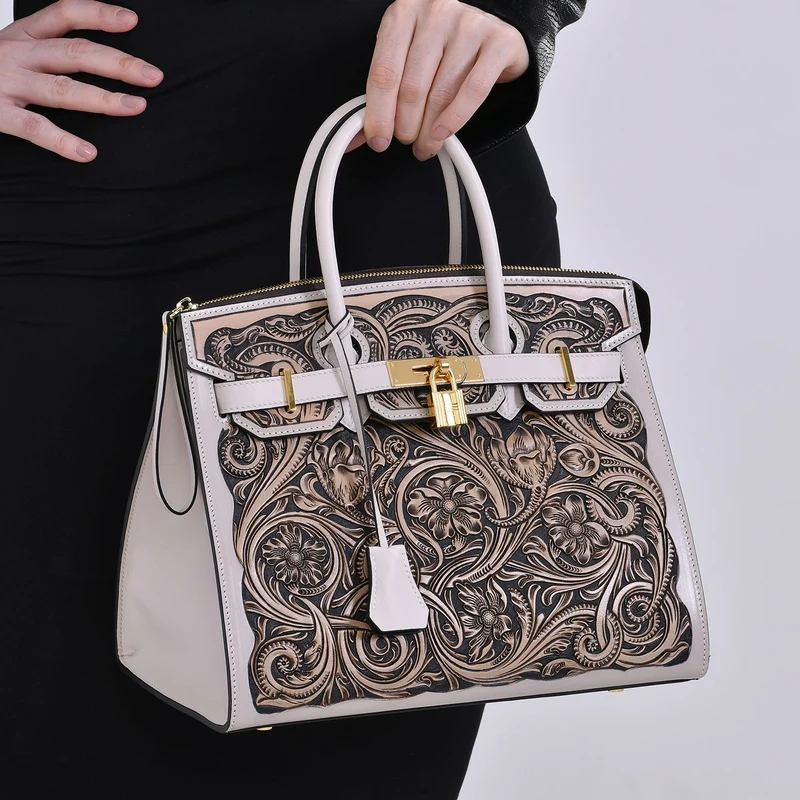 GRAND PELLE Elite Kollektion - Exklusive Handgravierte Leder-Padlock-Handtasche mit Floralem Meisterwerk, Größe 29,5 x 23 x 18 cm, Hellgrün