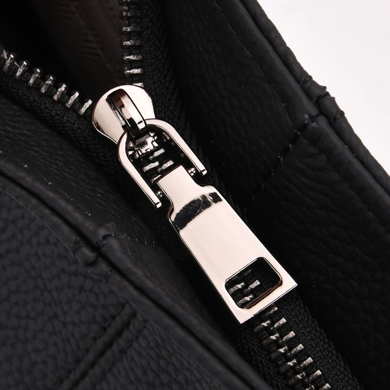 Echtleder-Crossbody-Tasche aus geprägtem Leder, verstellbarer Schulterriemen (ca. 120 cm), 32x12x25 cm, Hellbraun