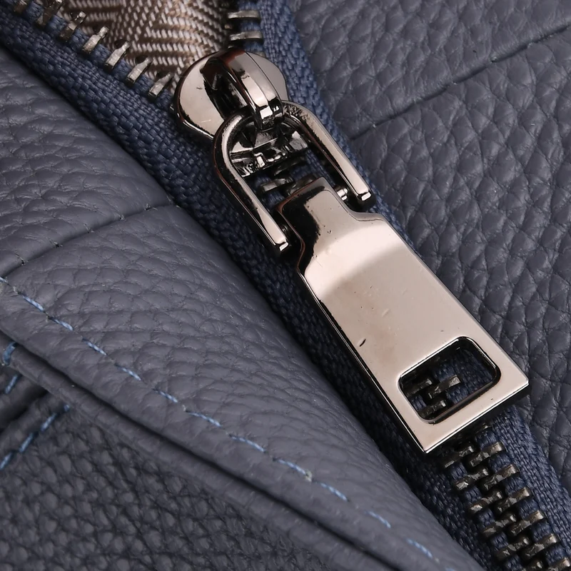 Echtleder-Crossbody-Tasche aus geprägtem Leder, verstellbarer Schulterriemen (ca. 120 cm), 32x12x25 cm, Hellbraun
