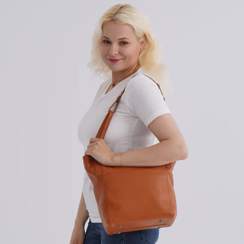 Echtleder-Tote-Bag mit Magnetverschluss-Außentasche und geräumigem Innenfach, 34x14x29 cm, Schwarz