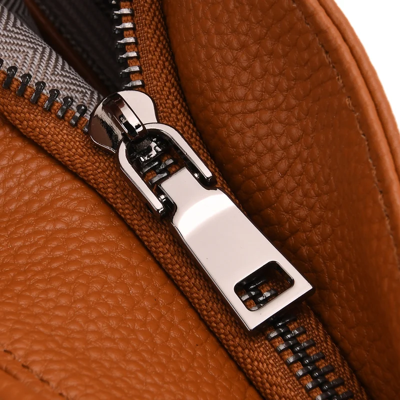 Echtleder-Tote-Bag mit Magnetverschluss-Außentasche und geräumigem Innenfach, 34x14x29 cm, Schwarz
