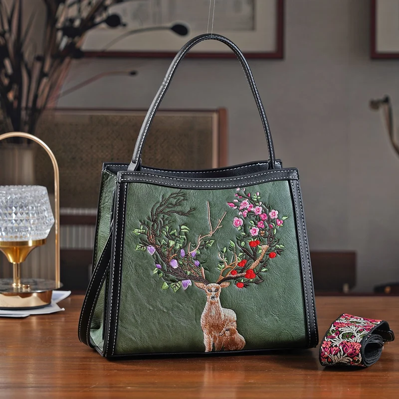 Bestickte Crossbody Tasche, Kunstleder, Rentier Design, 25 x 11 x 21 cm, Anthrazit