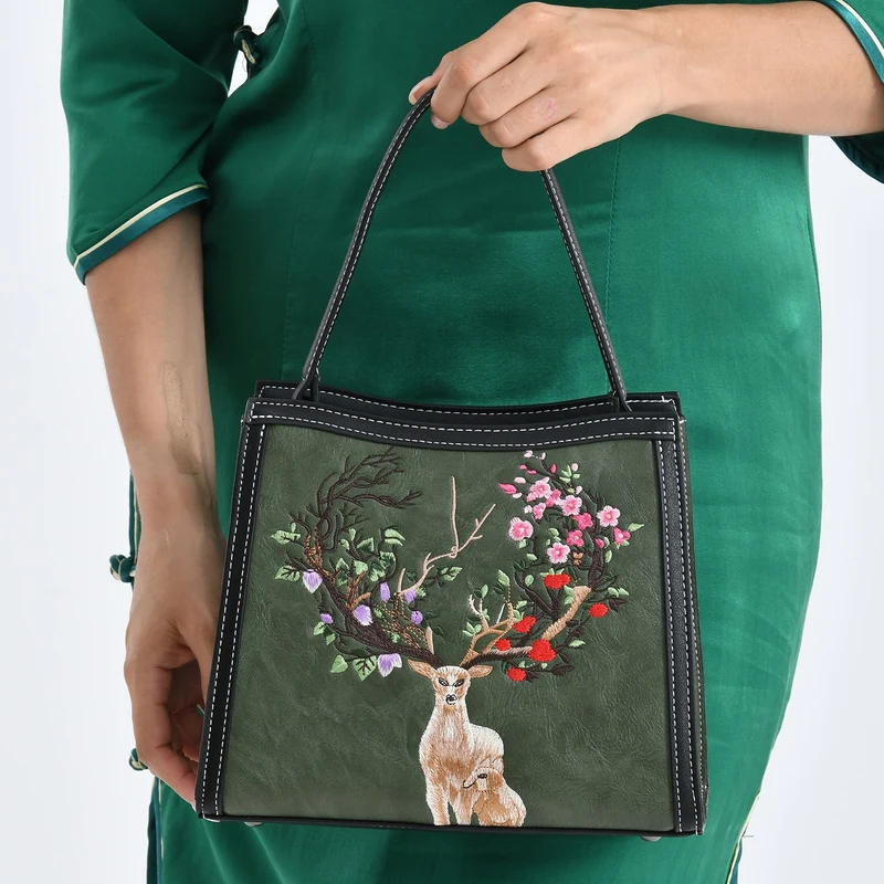 Bestickte Crossbody Tasche, Kunstleder, Rentier Design, 25 x 11 x 21 cm, Anthrazit