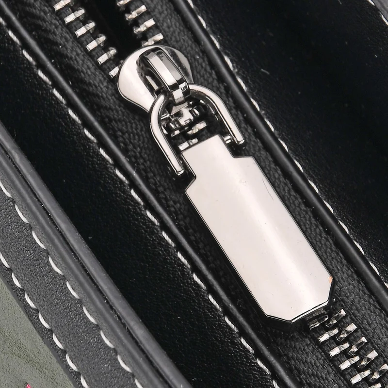 Bestickte Crossbody Tasche, Kunstleder, Rentier Design, 25 x 11 x 21 cm, Anthrazit