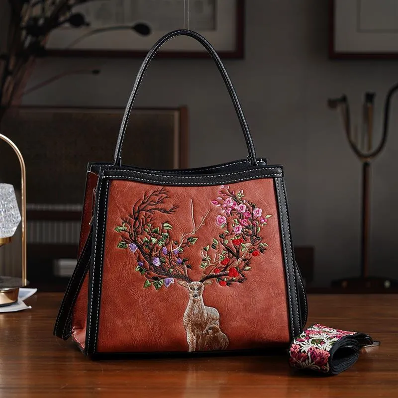 Bestickte Crossbody Tasche, Kunstleder, Rentier Design, 25 x 11 x 21 cm, Anthrazit