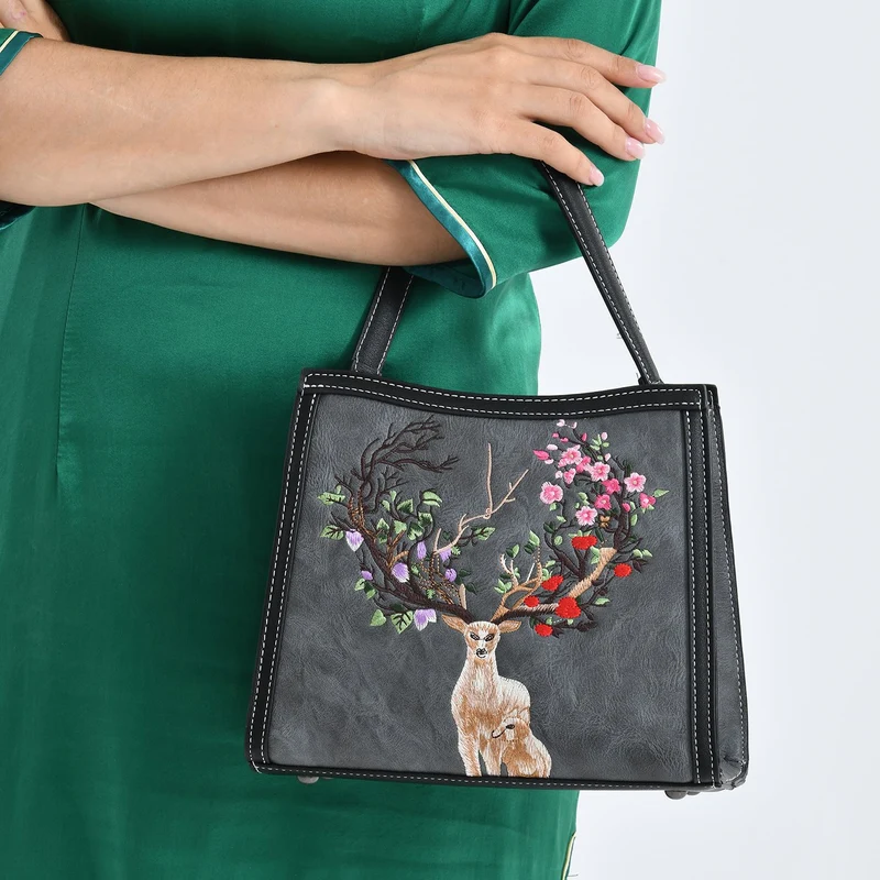 Bestickte Crossbody Tasche, Kunstleder, Rentier Design, 25 x 11 x 21 cm, Anthrazit