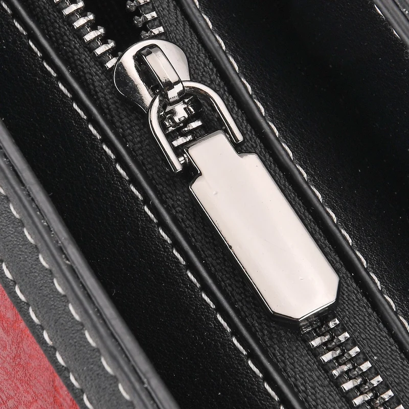 Bestickte Crossbody Tasche, Kunstleder, Rentier Design, 25 x 11 x 21 cm, Anthrazit