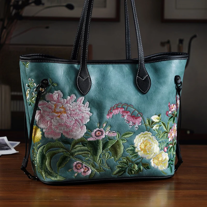 Bestickter Shopper, Kunstleder, Blumen Design, 46 x 15 x 28 cm, Rot