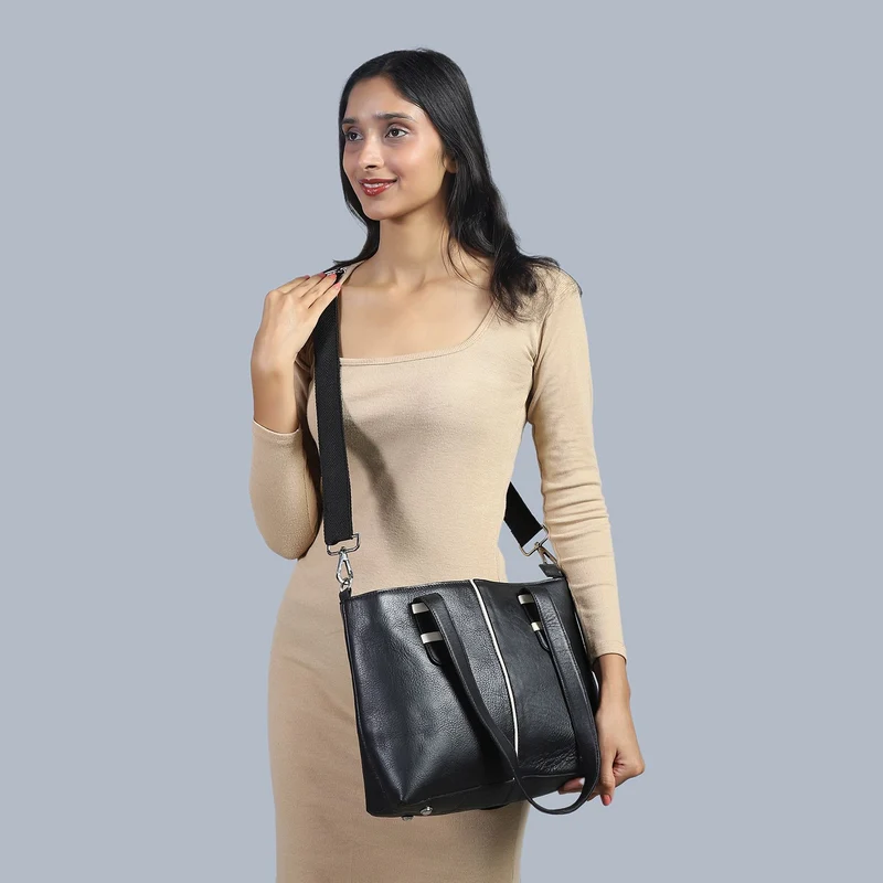 Elegante Echtleder Umhängetasche mit Krokoprägung, 33 x 10 x 27 cm, Burgunder