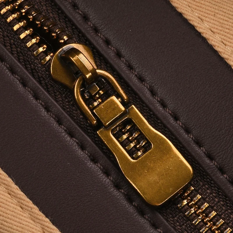 Echtleder-Trapez-Umhängetasche im modernen Designer-Stil mit Doppelriemen und Magnetverschluss, 27x11x23 cm, Schokoladenbraun