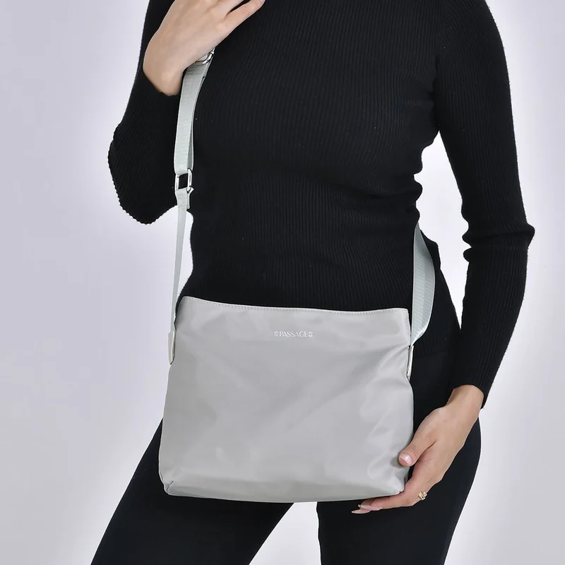 PASSAGE - Crossbody Handtasche mit Nylonfutter und RFID Schutz, 112cm Schultergurt, 27x14.5x23 cm, hell Grün
