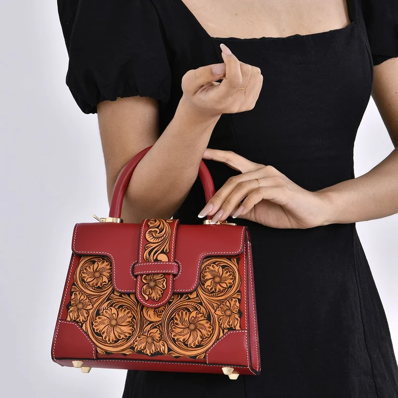 GRAND PELLE Elite Kollektion - Exklusive Handgravierte Leder-Satchelhandtasche mit Floralem Meisterwerk, Größe 23 x 16,5 x 9,5 cm, rot