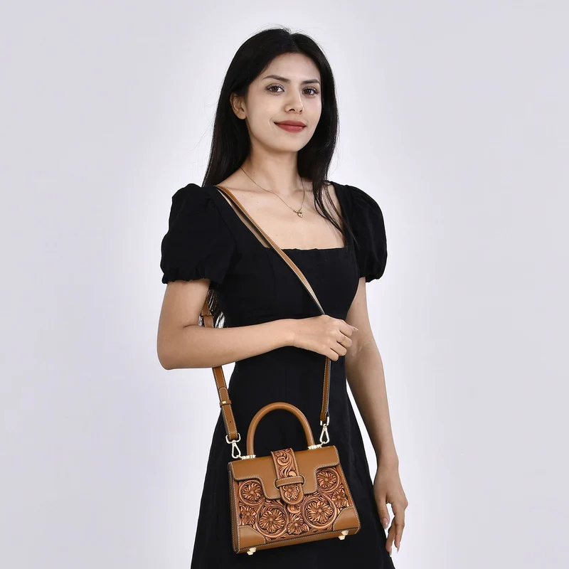GRAND PELLE Elite Kollektion - Exklusive Handgravierte Leder-Satchelhandtasche mit Floralem Meisterwerk, Größe 23 x 16,5 x 9,5 cm, rot