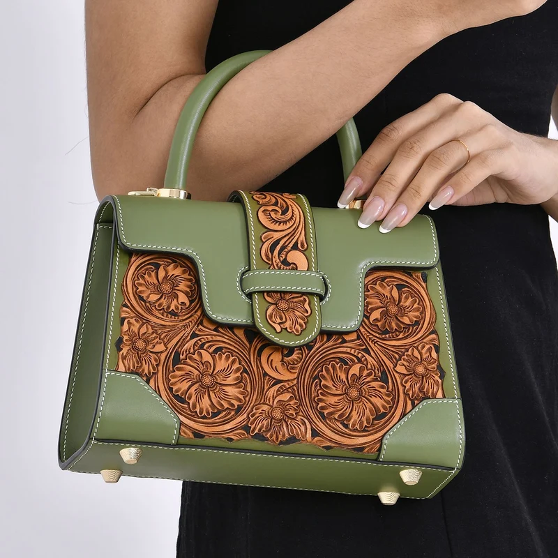 GRAND PELLE Elite Kollektion - Exklusive Handgravierte Leder-Satchelhandtasche mit Floralem Meisterwerk, Größe 23 x 16,5 x 9,5 cm, rot
